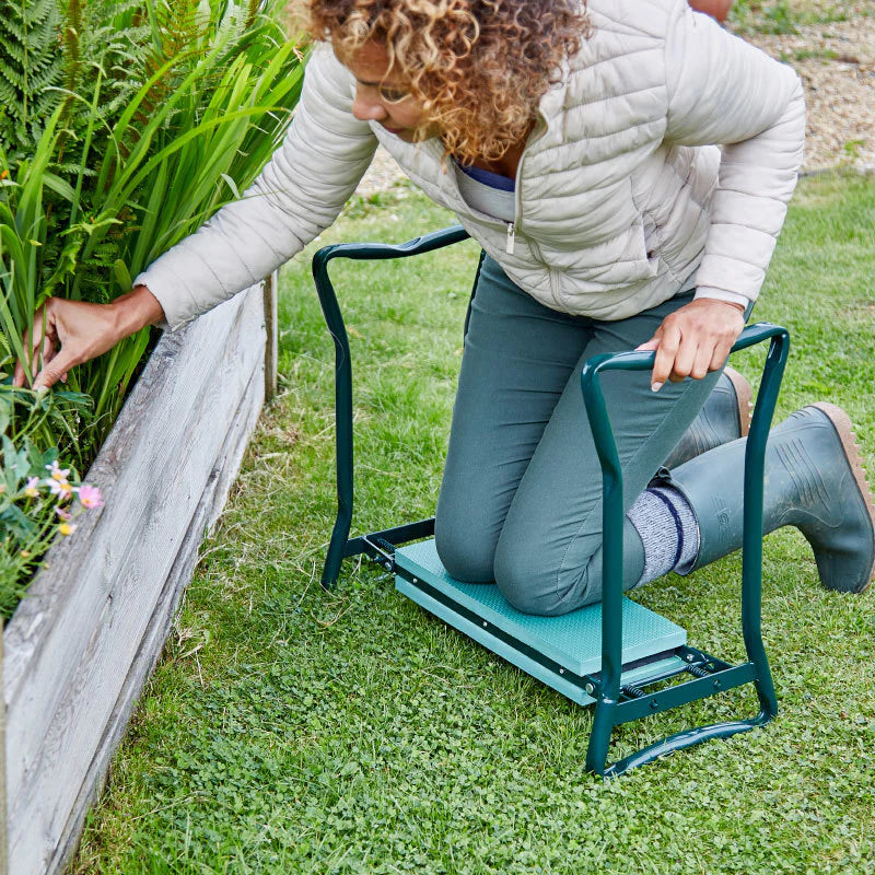 SolaGarden™ 2-in-1 Garden Kneeler